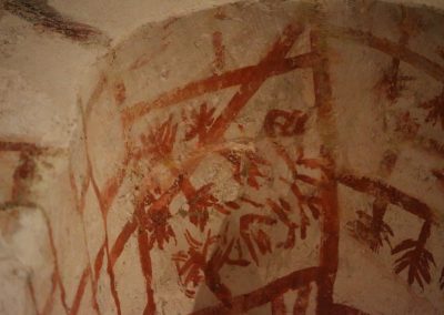 Pintura mural roja. Imágenes en los límites del tiempo